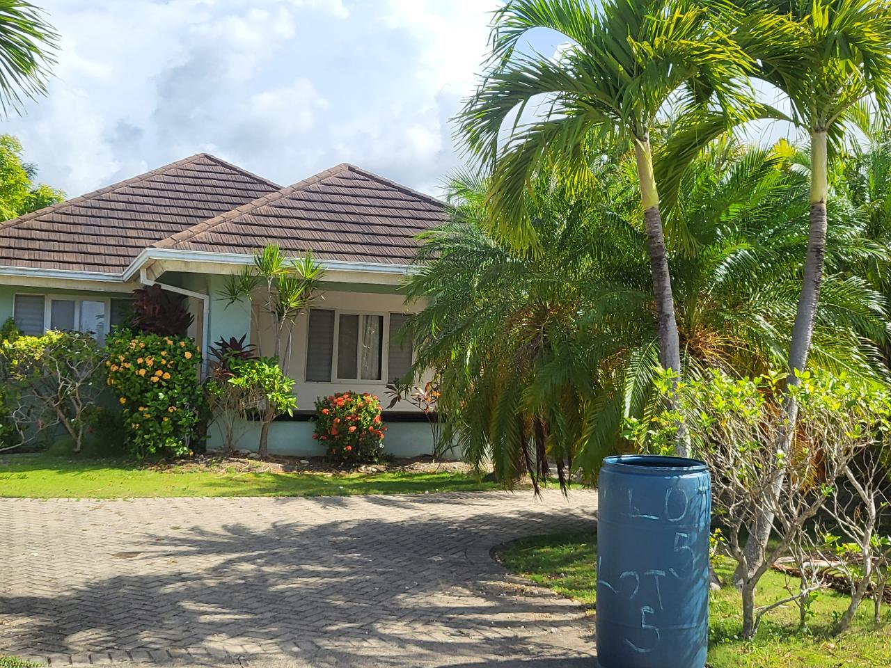 House For Rent CACTUS AVENUE, Laughlands 1,600 Keez