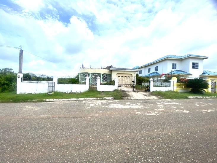 House For Sale MILTON ROBINSON BLVD, Freetown 20,000,000 Keez