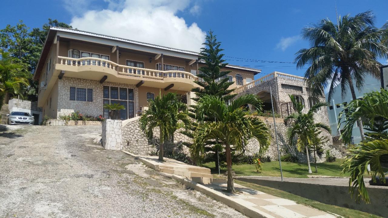 House For Sale (BLOCK 4) GLEN WAY, Mandeville 60,000,000 Keez