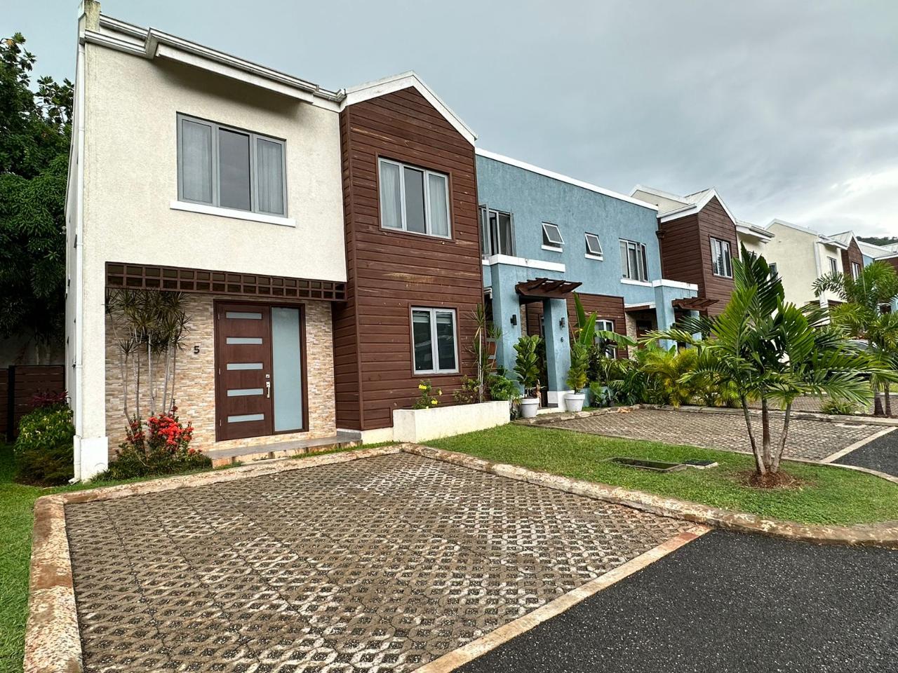 Townhouse For Rent BARTON AERIE ROAD, Kingston 9 260,000 Keez