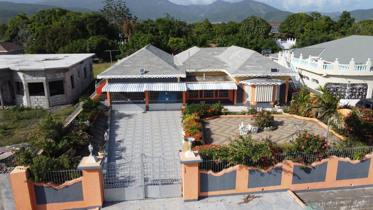 House For Sale ALBION ESTATE, YALLAHS, Yallahs 35,000,000 Keez