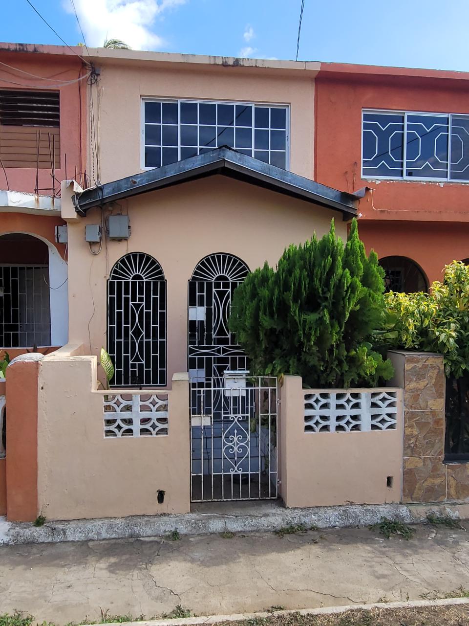 Townhouse For Sale ENSOM ACRES CLOSE, Spanish Town 14,000,000 Keez