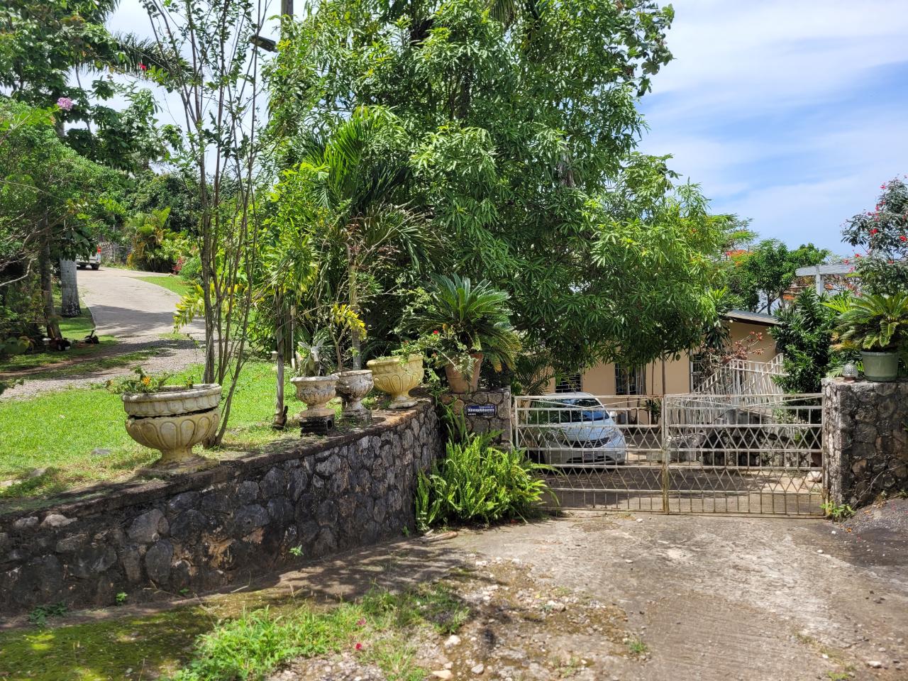 House For Sale CONSTANT SPRING ESTATE, STONY HILL 55,000,000 Keez