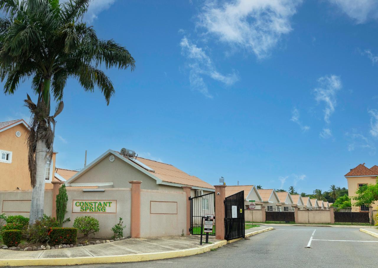 House For Rent CAYMANAS ESTATES, 1916 165,000 Keez