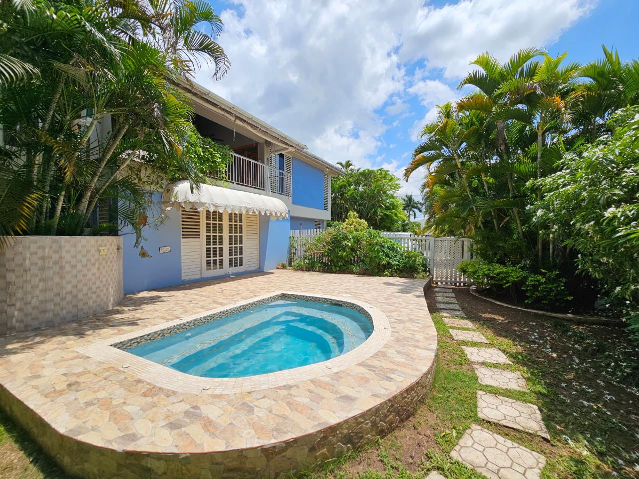 House For Sale FARRINGDON HEIGHTS, 2704 990,000 Keez