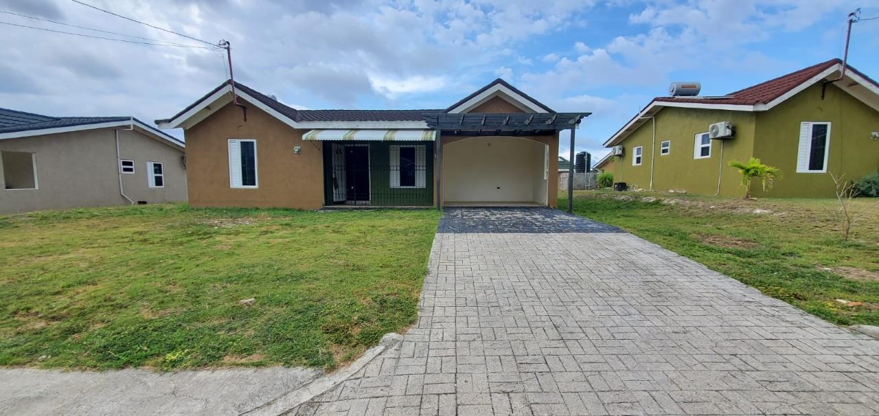 House For Rent PALM AVENUE, STONEBROOK M, Falmouth 1,300 Keez