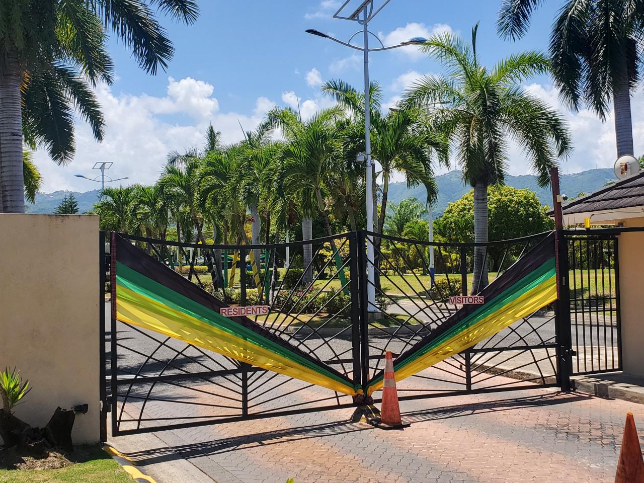 House For Rent THE PALMS RICHMOND ESTATE, Laughlands 1,650 Keez