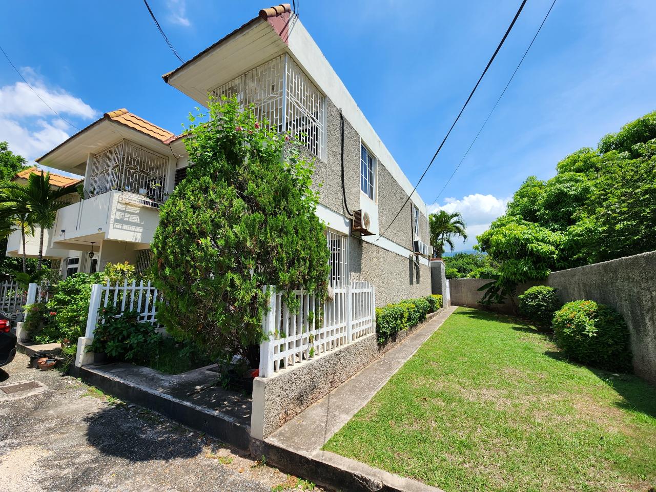 Townhouse For Sale SWANSEA AVENUE, Kingston 8 31,000,000 Keez