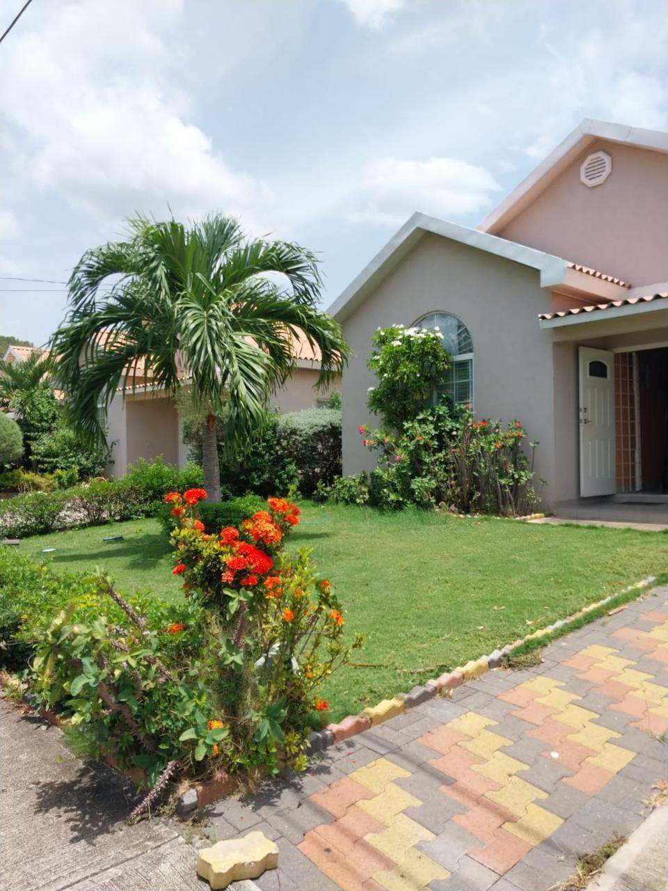 House For Rent ROSEHALL CAYMANAS ESTATES, Spanish Town 120,000 Keez