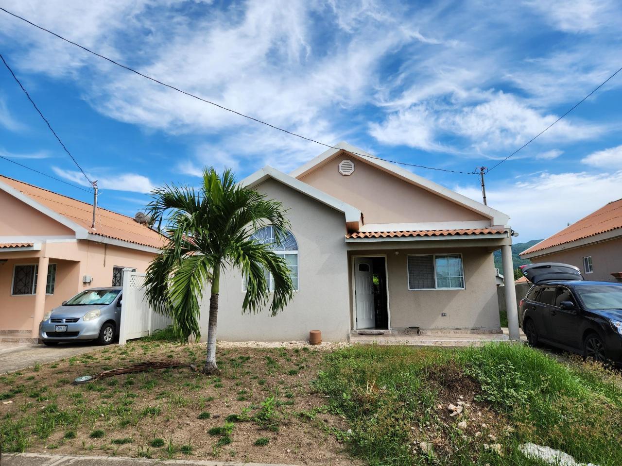 House For Sale CAYMANAS ESTATE COUNTRY C, 1916 35,000,000 Keez