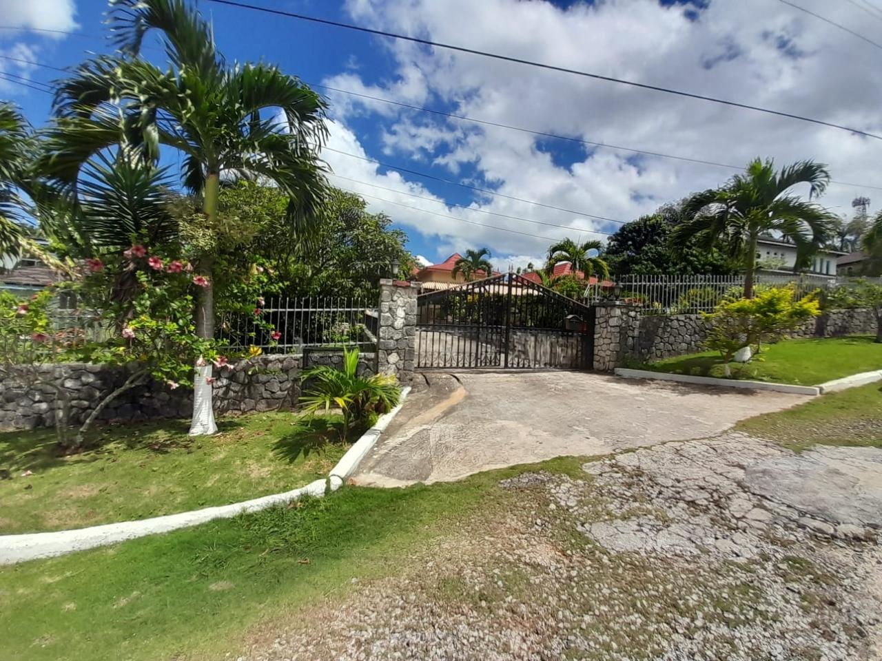 House For Sale BATTERSEA MEWS, INGLESIDE, Mandeville 55,000,000 Keez