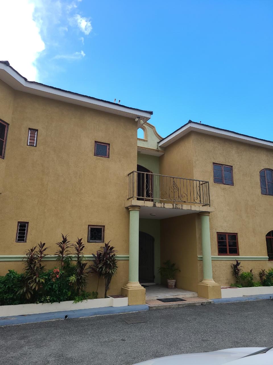 Apartment For Sale RED HILLS ROAD, Meadowbrook 38,000,000 Keez