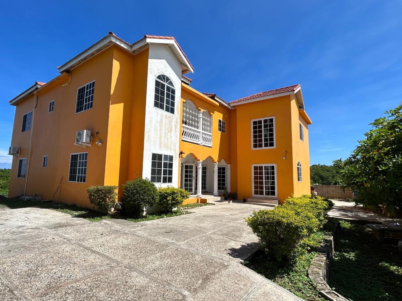 Apartment For Rent EXCHANGE ROAD, OCHO RIOS, 755 80,000 Keez