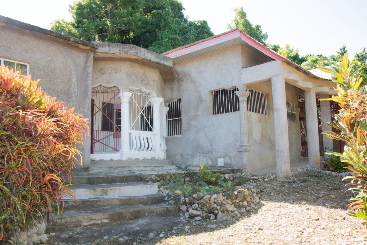 House For Sale ROSE STREET LUCKY HILL, Lucky Hill 18,000,000 Keez