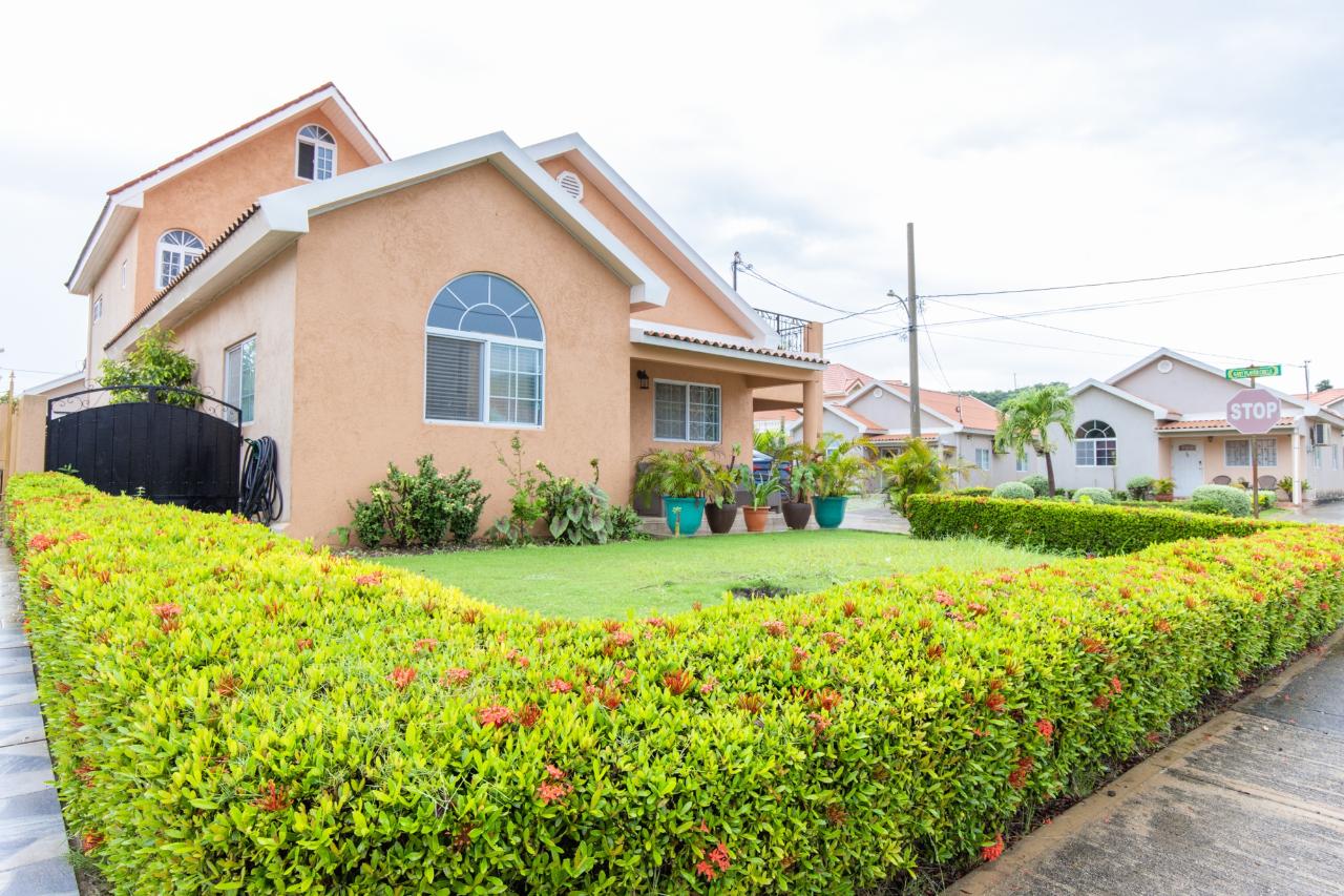 House For Sale CAYMANAS COUNTRY CLUB EST, Caymanas Estates 69,000,000 Keez