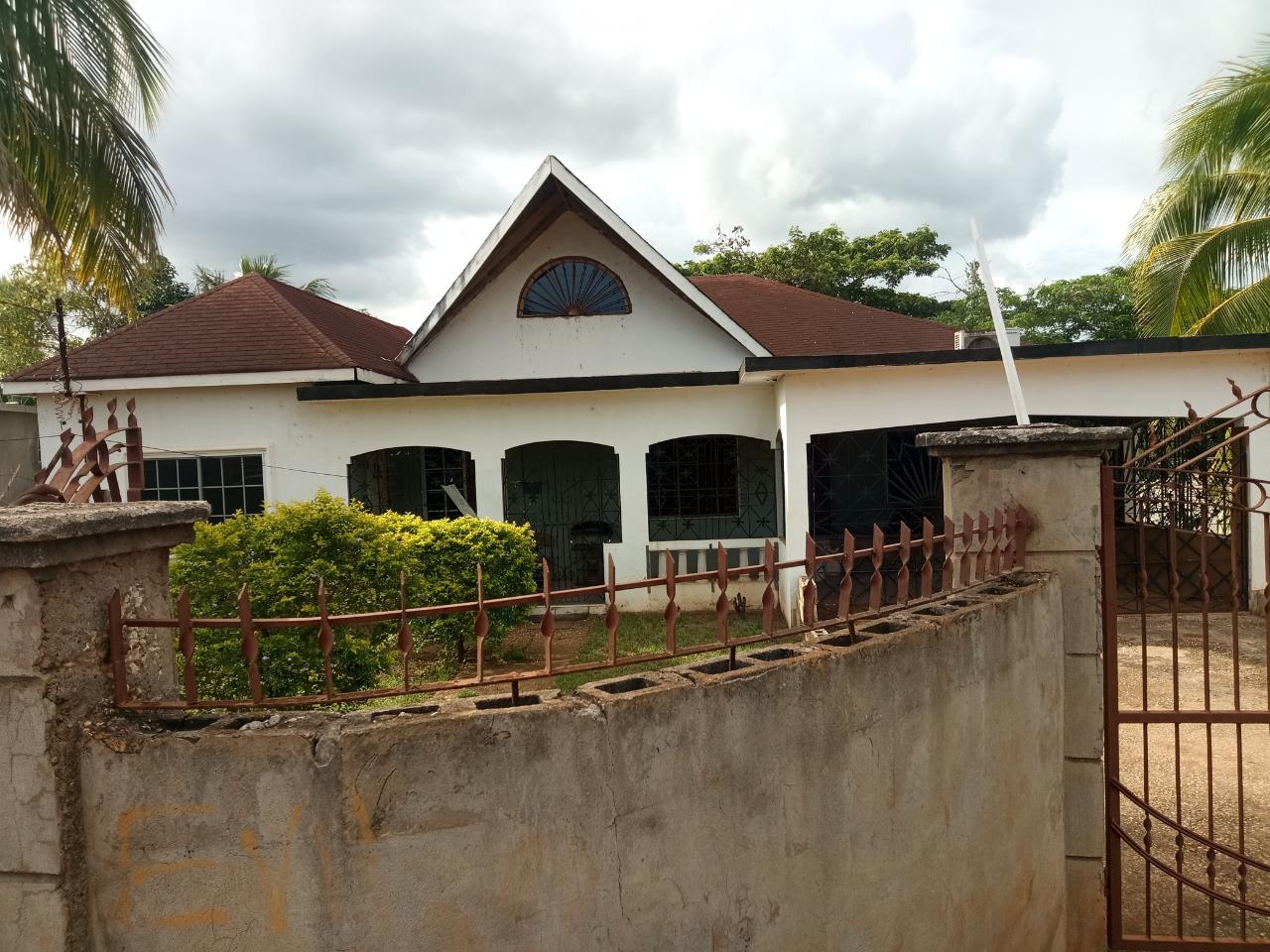 House For Sale VAZ DELIGHT, KITSON TOWN 18,000,000 Keez