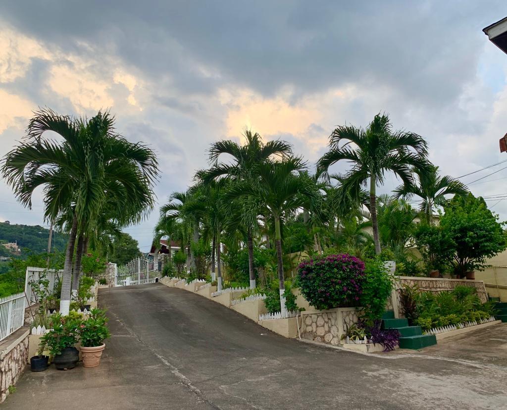 Apartment For Rent BELGRADE LOOP, Kingston 8 140,000 Keez