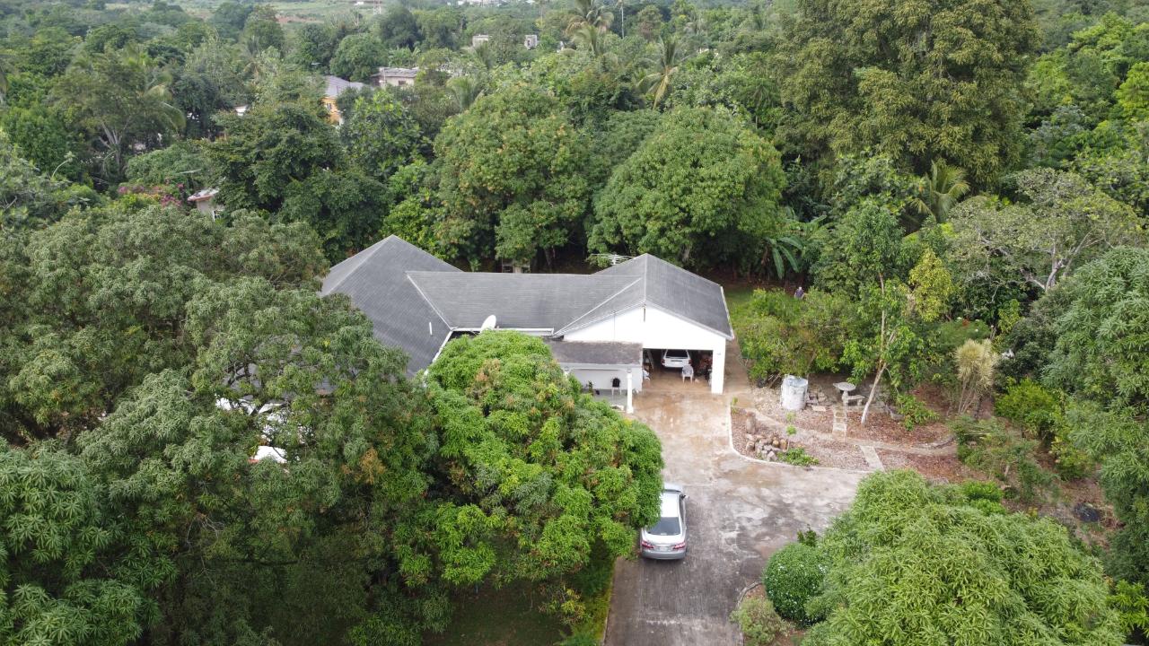 House For Sale LINSTEAD, Linstead 210,000 Keez