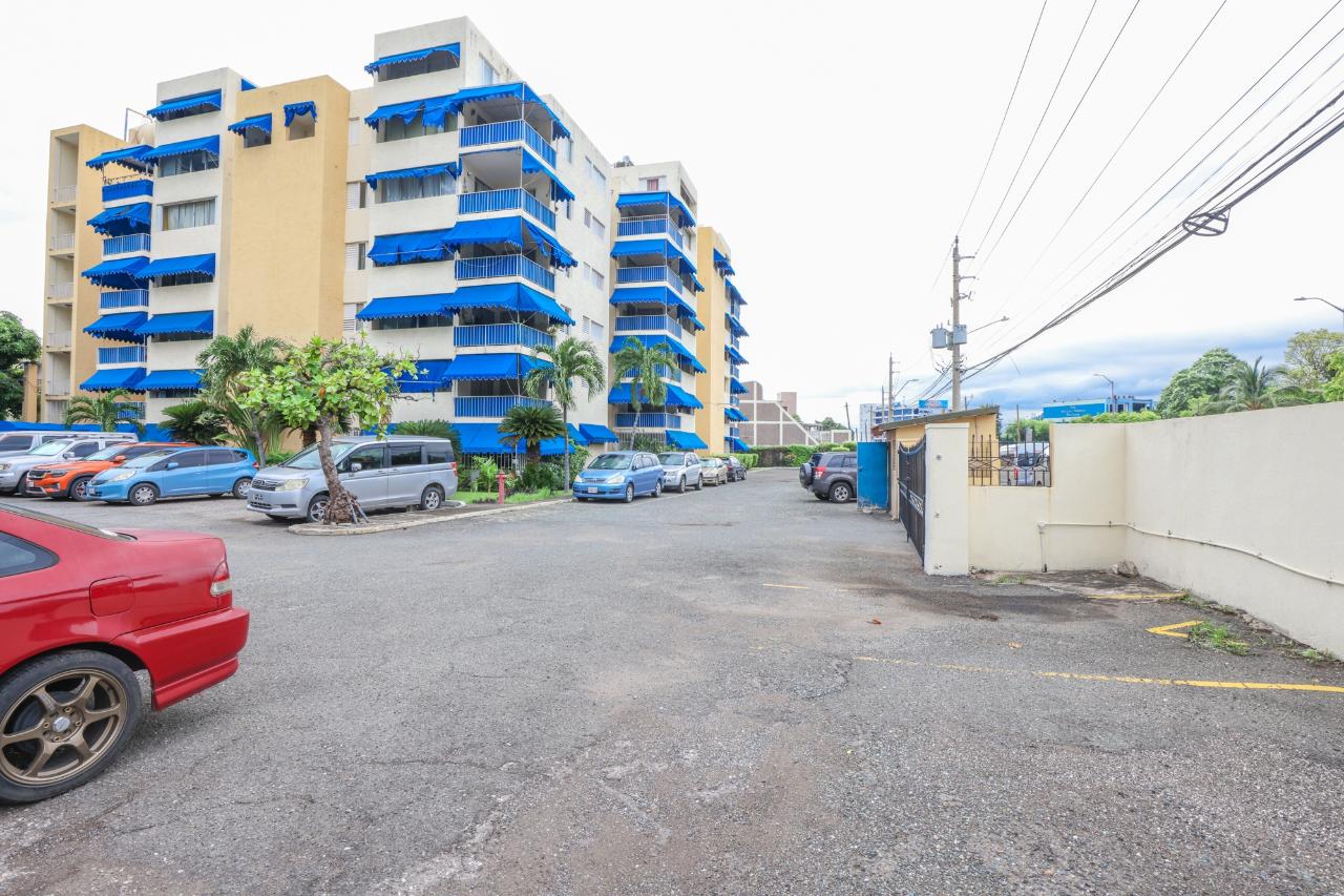 Apartment For Rent OXFORD ROAD, Kingston 5 180,000 Keez