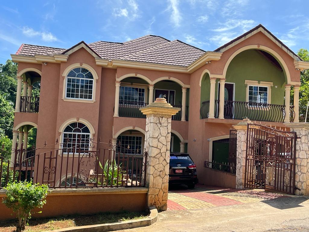 House For Sale TOP GREENVALE, HATFIELD, Mandeville 54,000,000 Keez