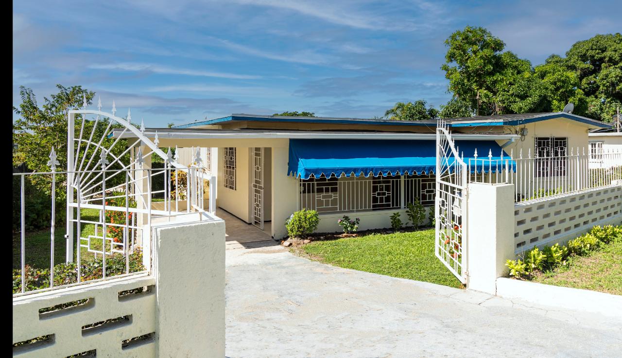House For Rent BUENA VISTA TERRACE, Kingston 6 150,000 Keez