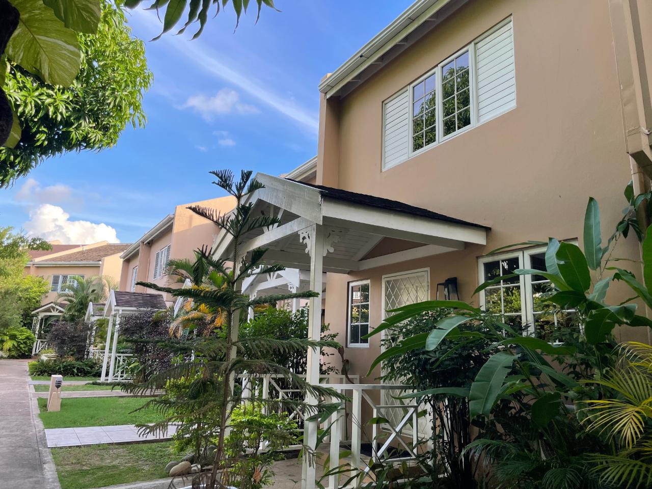 Townhouse For Rent MANOR PARK DRIVE, Kingston 8 1,800 Keez