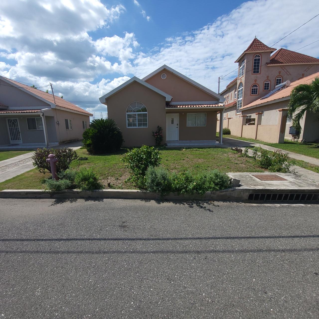 House For Rent CARIBBEAN ESTATES, Greater Portmore 95,000 Keez