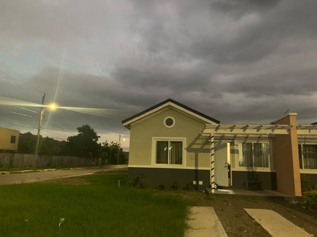 House For Rent TWICKENHAM GLADES, 1832 100,000 Keez