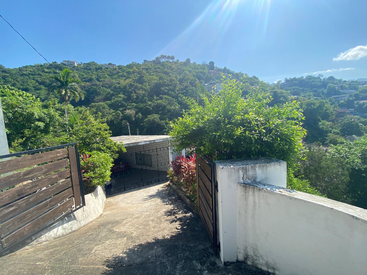 House For Sale RIDGE TERRACE, MOUNTAIN S, Kingston 8 58,000,000 Keez