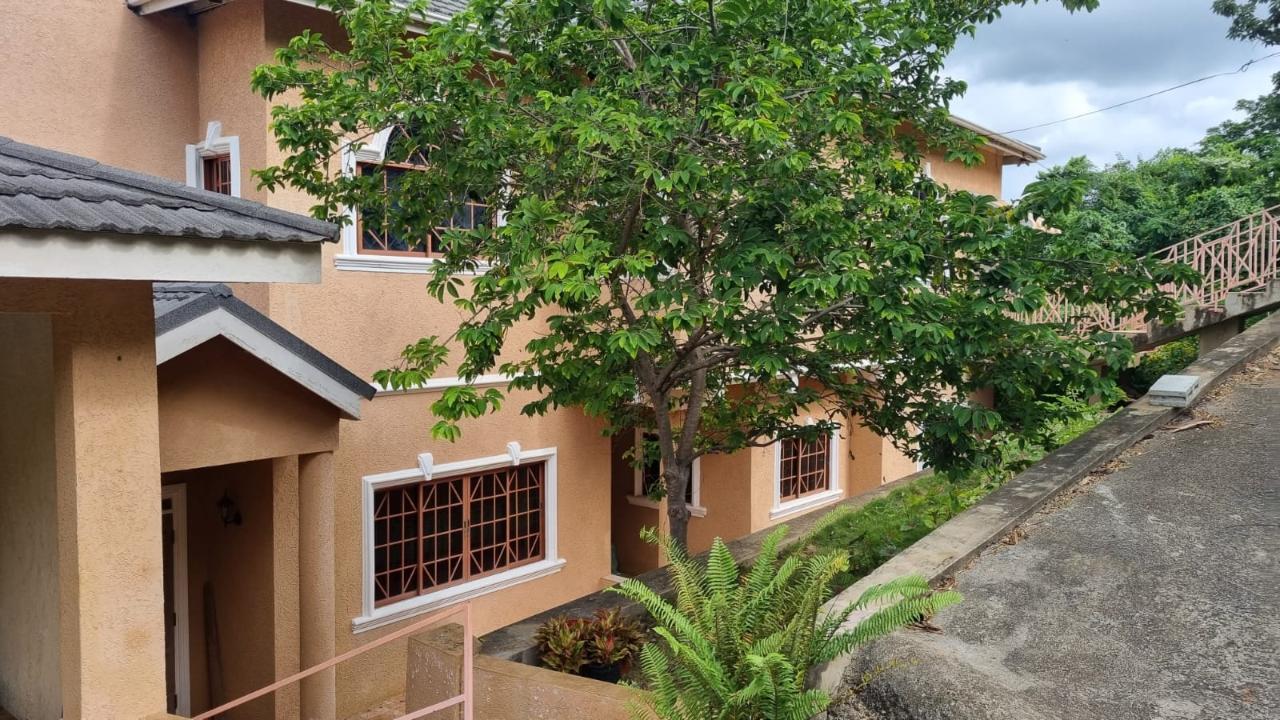 House For Sale PARK AVENUE, 2640 68,000,000 Keez