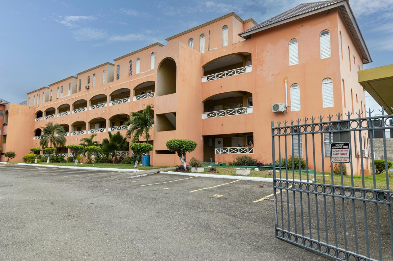 Apartment For Sale CENTRAL AVENUE, Kingston 8 32,000,000 Keez