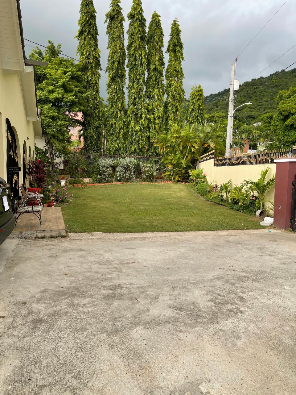 House For Sale CHARLEMONT AVENUE, Kingston 6 120,000,000 Keez