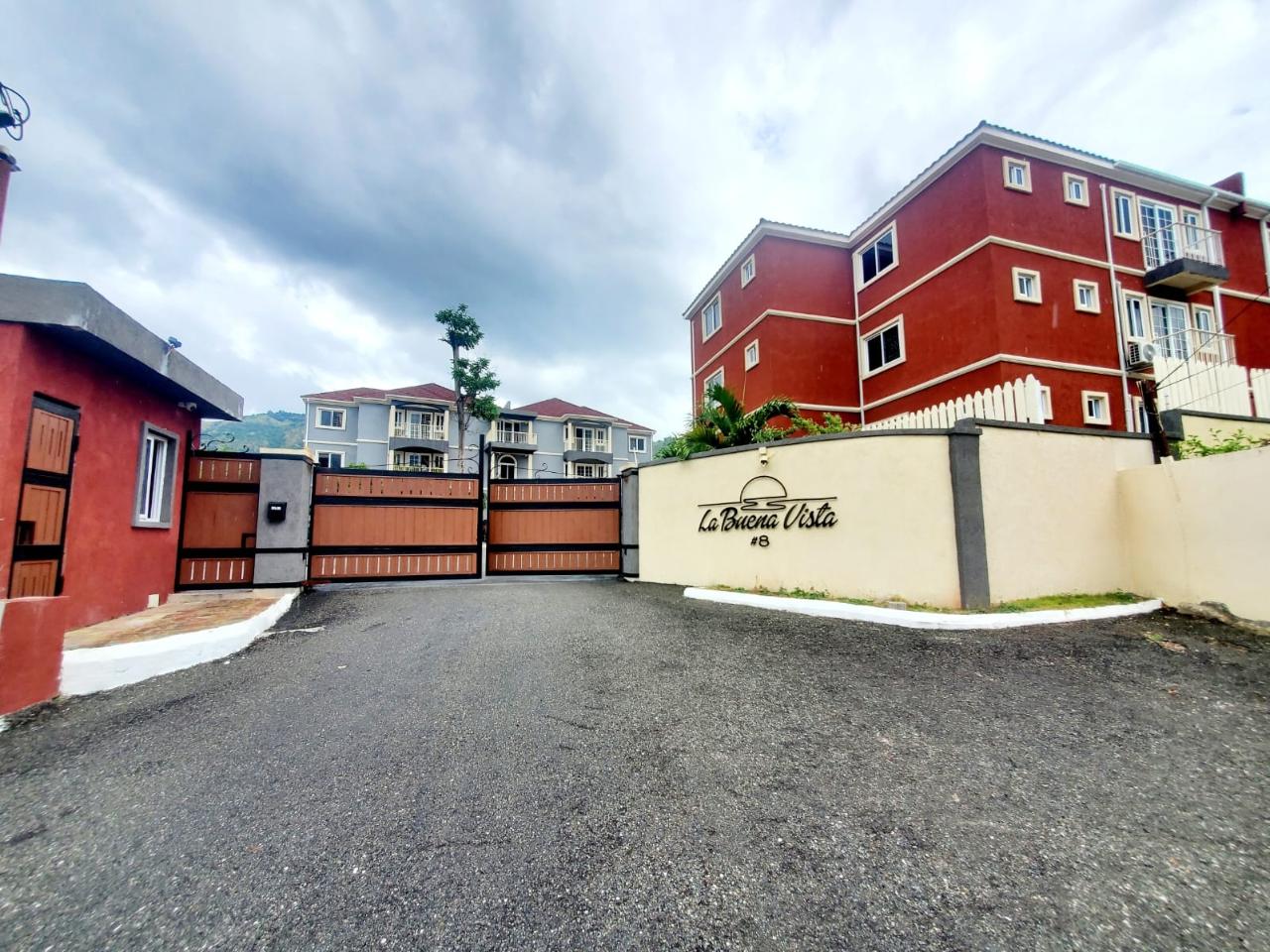 Apartment For Rent BUENA VISTA DRIVE, Kingston 6 1,600 Keez