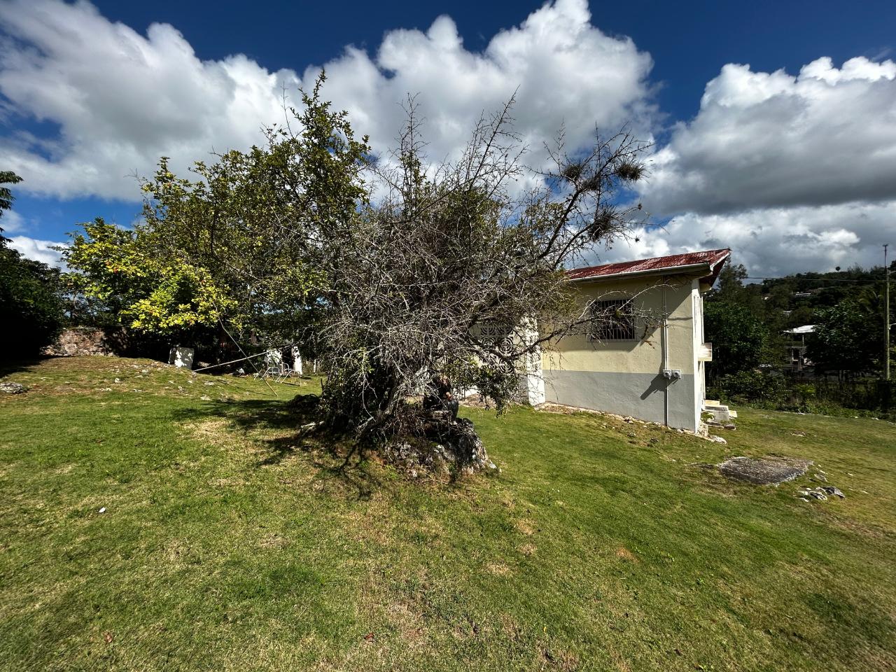 House For Sale LINCOLN ROAD, Browns Town 21,500,000 Keez