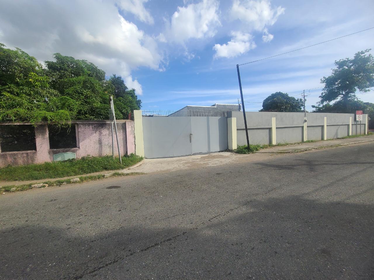 Offices / Commercial Bldg For Rent STRATFORD AVENUE, Kingston 10