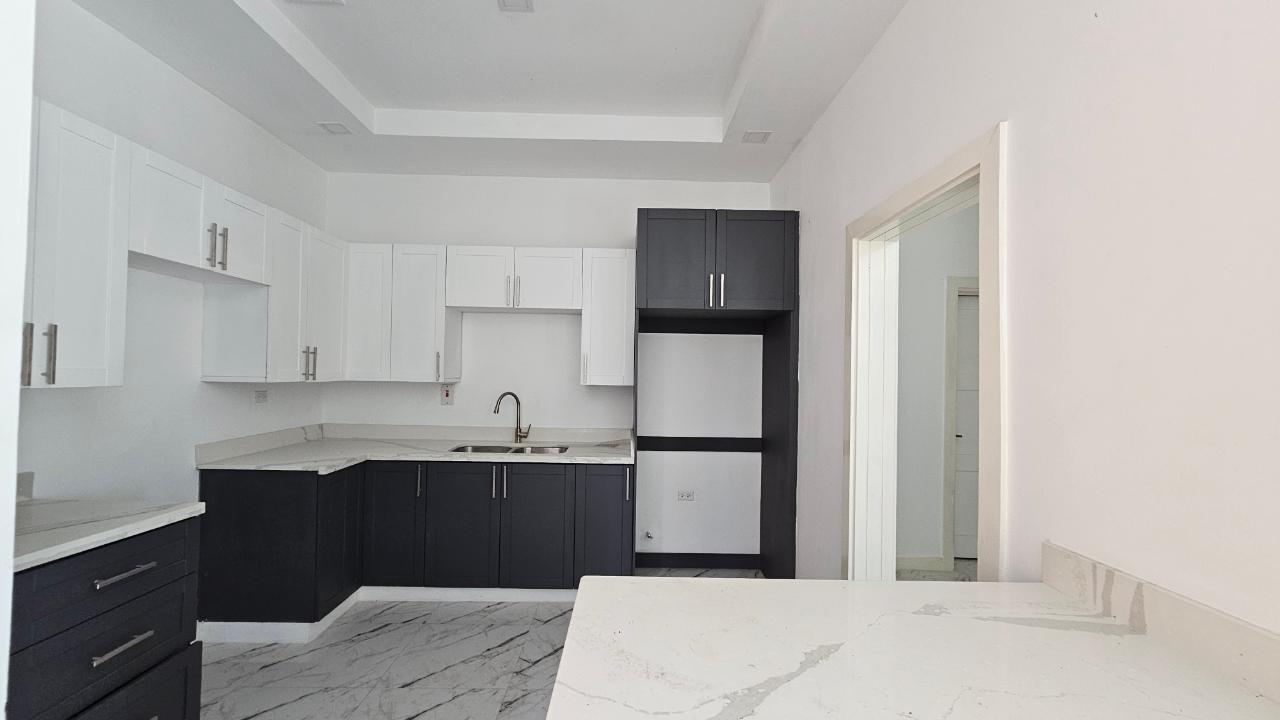 Apartment For Sale LAWRENCE AVENUE, Kingston 8 43,000,000 Keez