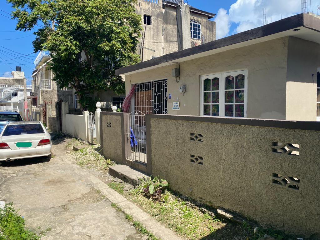 House For Sale BOGUE VILLAGE, MONTEGO BA, Montego Bay 20,000,000 Keez