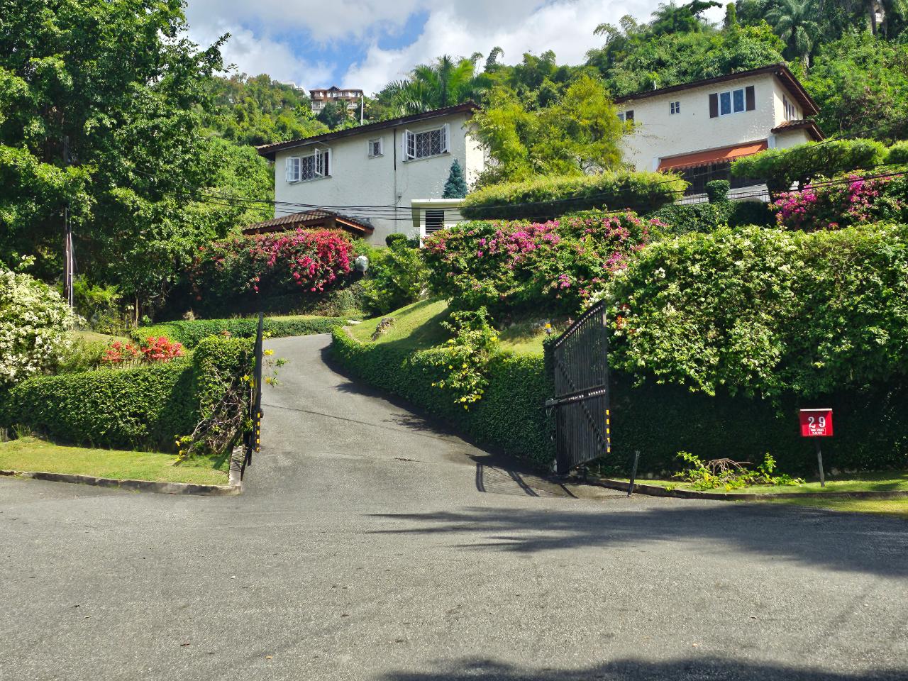 Apartment For Rent BRACKNELL AVENUE, Kingston 6 2,000 Keez