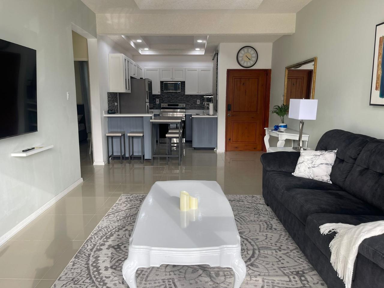 Apartment For Rent RED HILLS ROAD. KINGSTON, KINGSTON 200,000 Keez