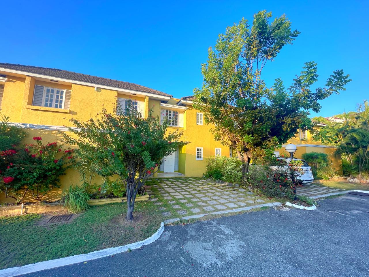 Townhouse For Rent RETREAT AVENUE, Kingston 6 1,750 Keez