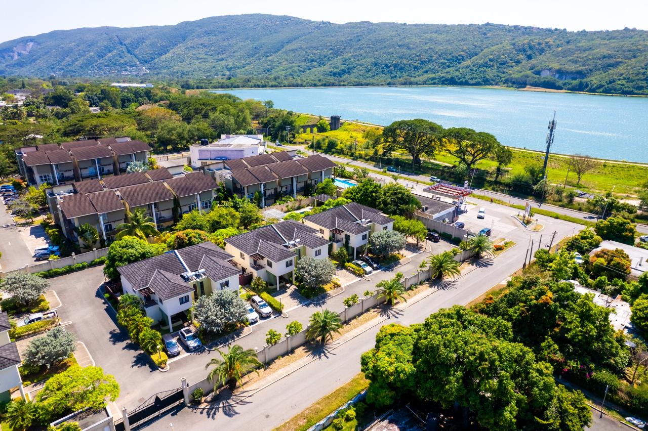 Townhouse For Rent SUNFLOWER WAY, Kingston 6 2,000 Keez