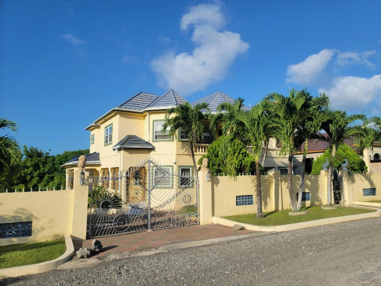House For Sale UPTON, Ocho Rios 1,100,000 Keez