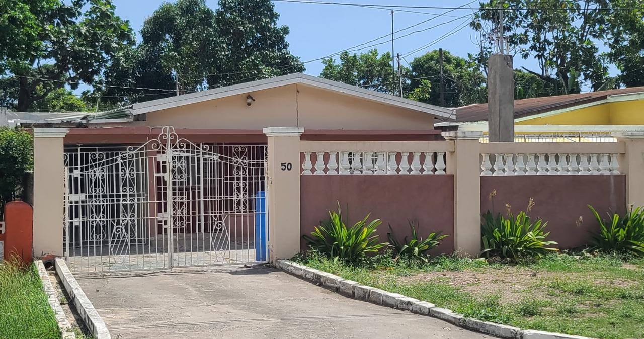 House For Sale KEN HILL DRIVE, PEMBROOK, Kingston 20 27,000,000 Keez