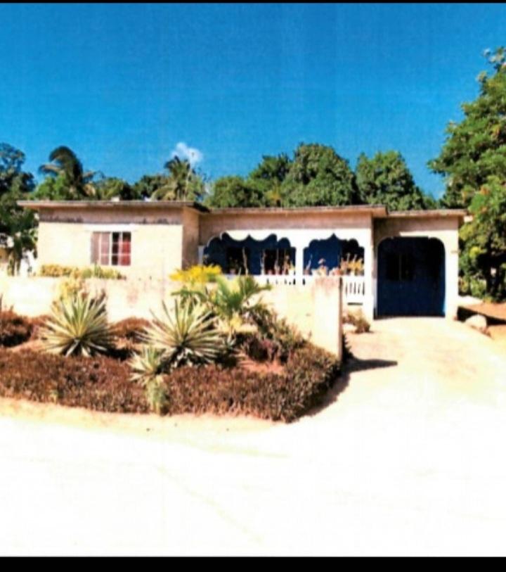 House For Sale TREADWAYS ST. CATHERINE, Bog Walk 15,500,000 Keez