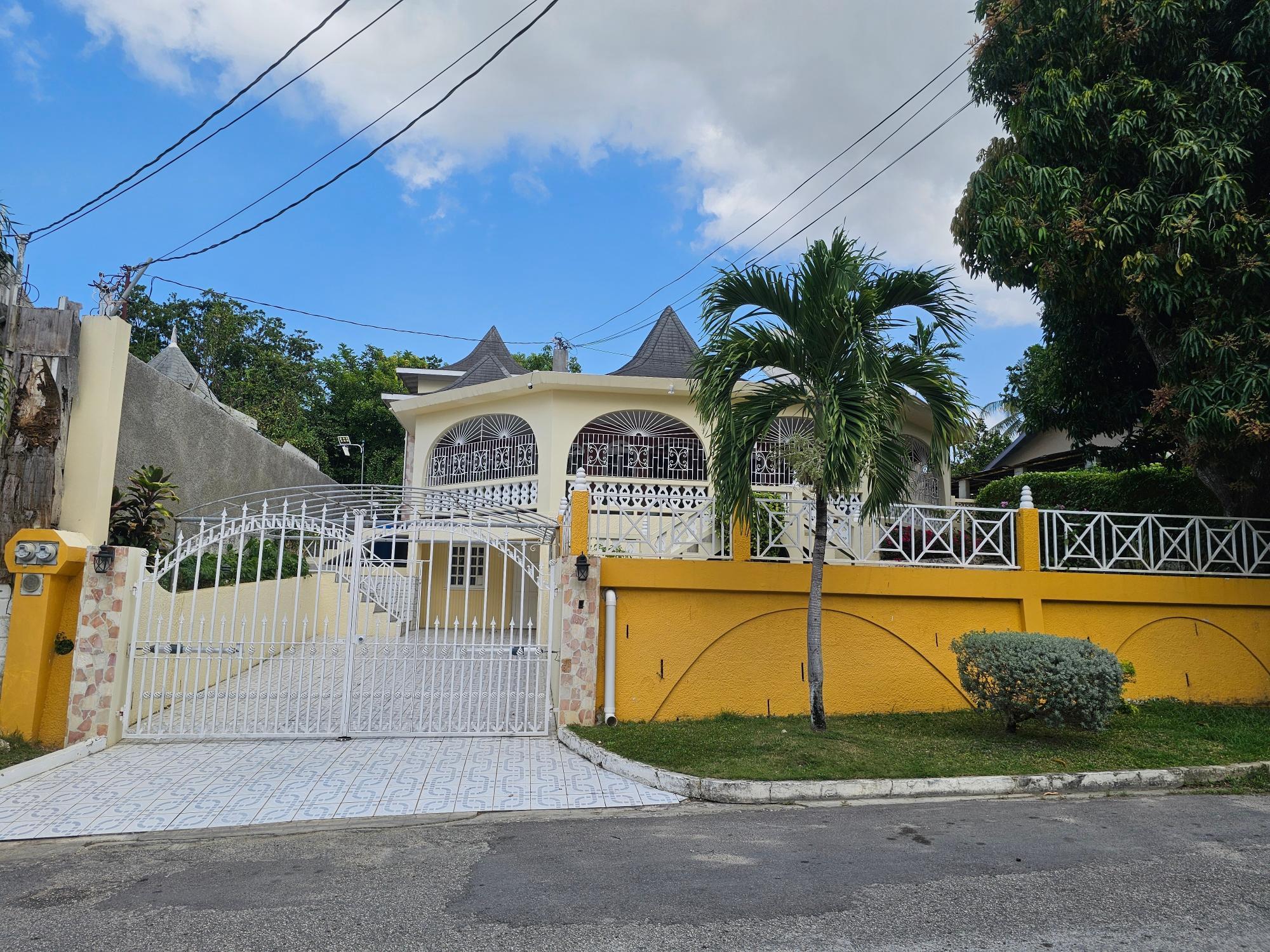 House For Sale WESTGATE HILLS, Montego Bay 450,000 Keez