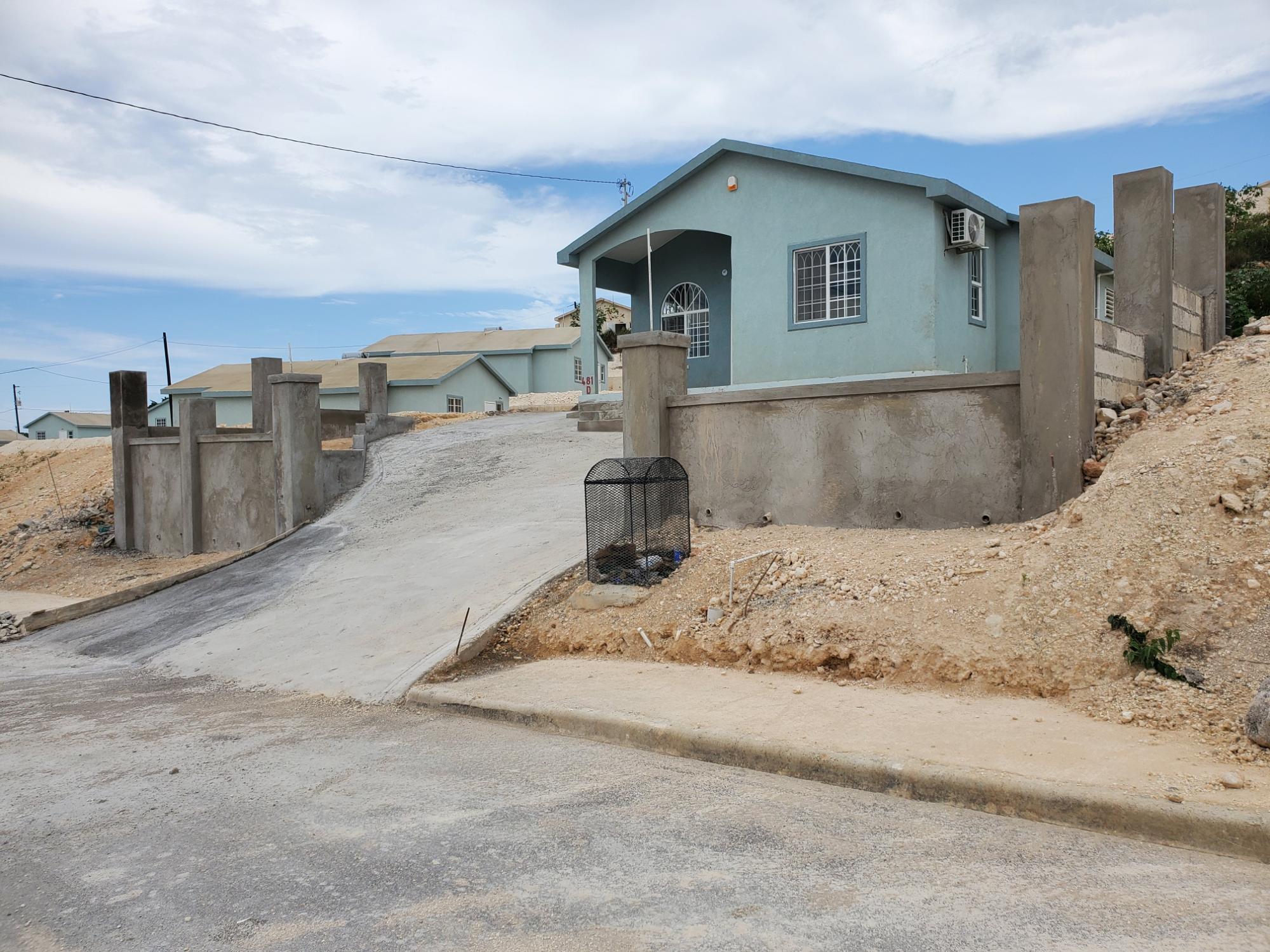 House For Rent HOPEWELL, CAMELOT VILLAGE, Discovery Bay 1,000 Keez