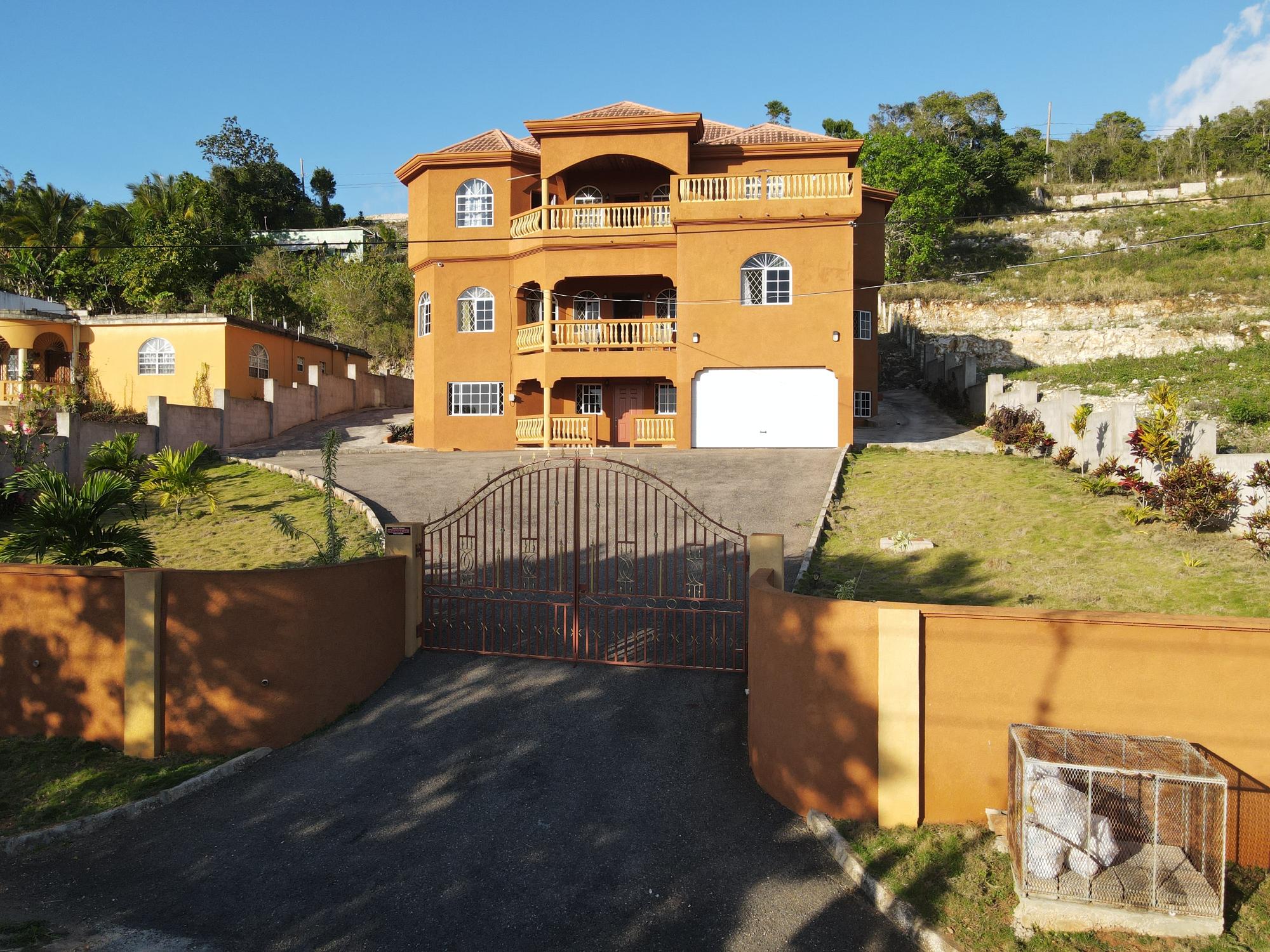 House For Sale KOLANUT CRESCENT, Spur Tree 580,000 Keez