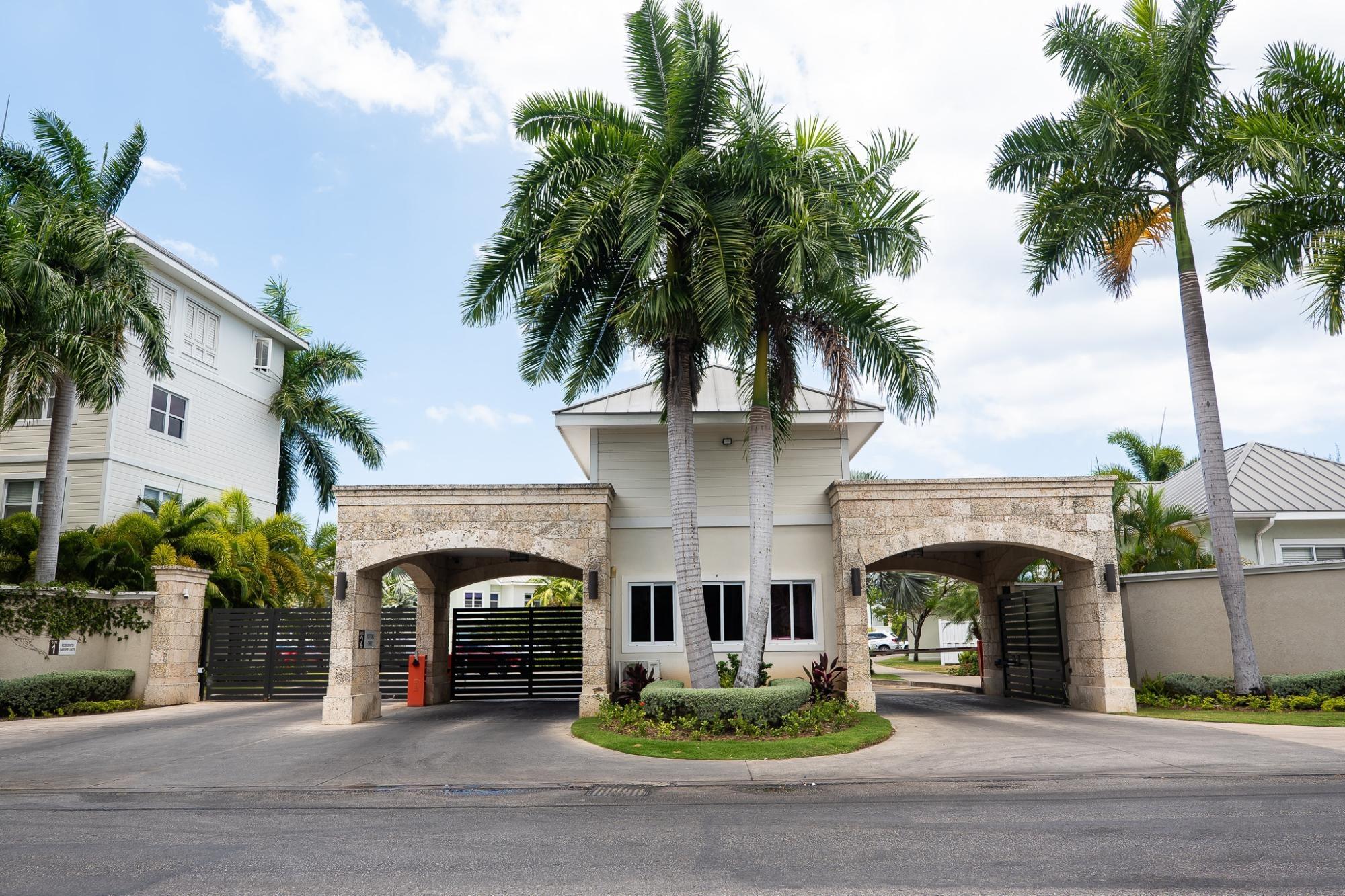 Townhouse For Sale SOUTHERN CROSS BLVD, Montego Bay 1,200,000 Keez