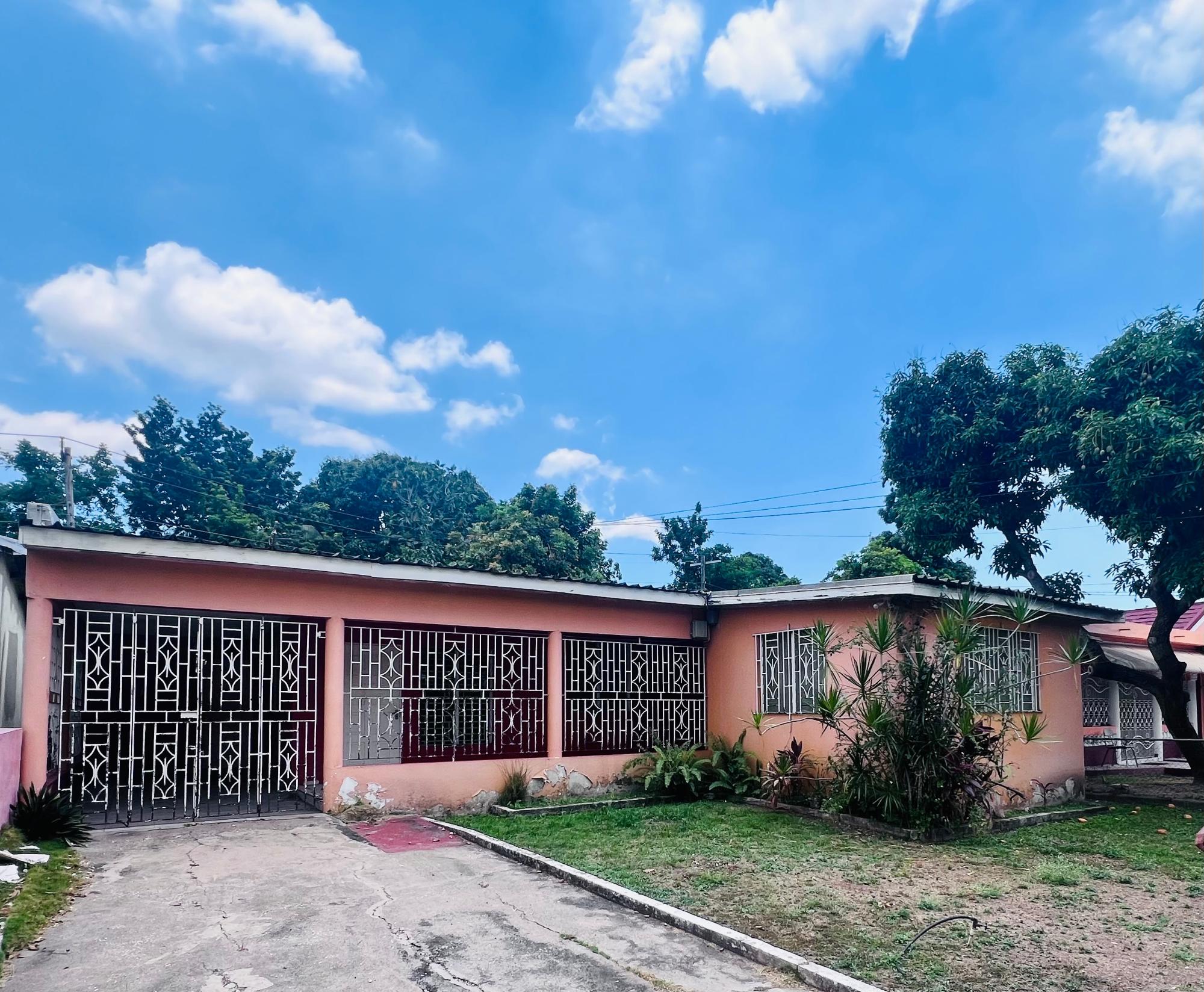 House For Sale CLYDESDALE AVENUE, PEMBRO, Kingston 19 36,000,000 Keez