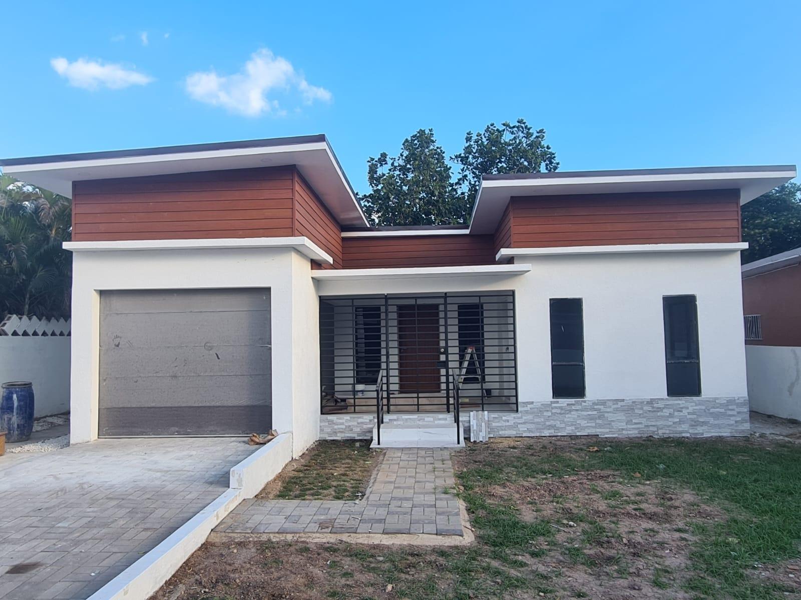 House For Rent GILMOUR DRIVE, Kingston 20 200,000 Keez